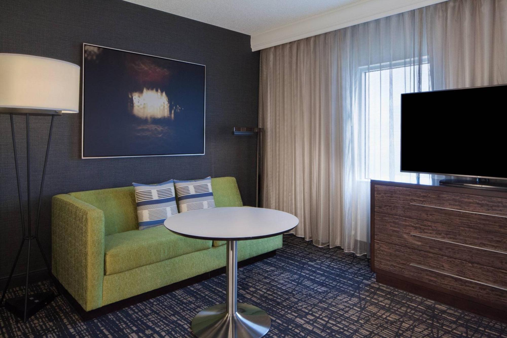 Dallas Marriott Suites Medical/Market Center Exteriör bild